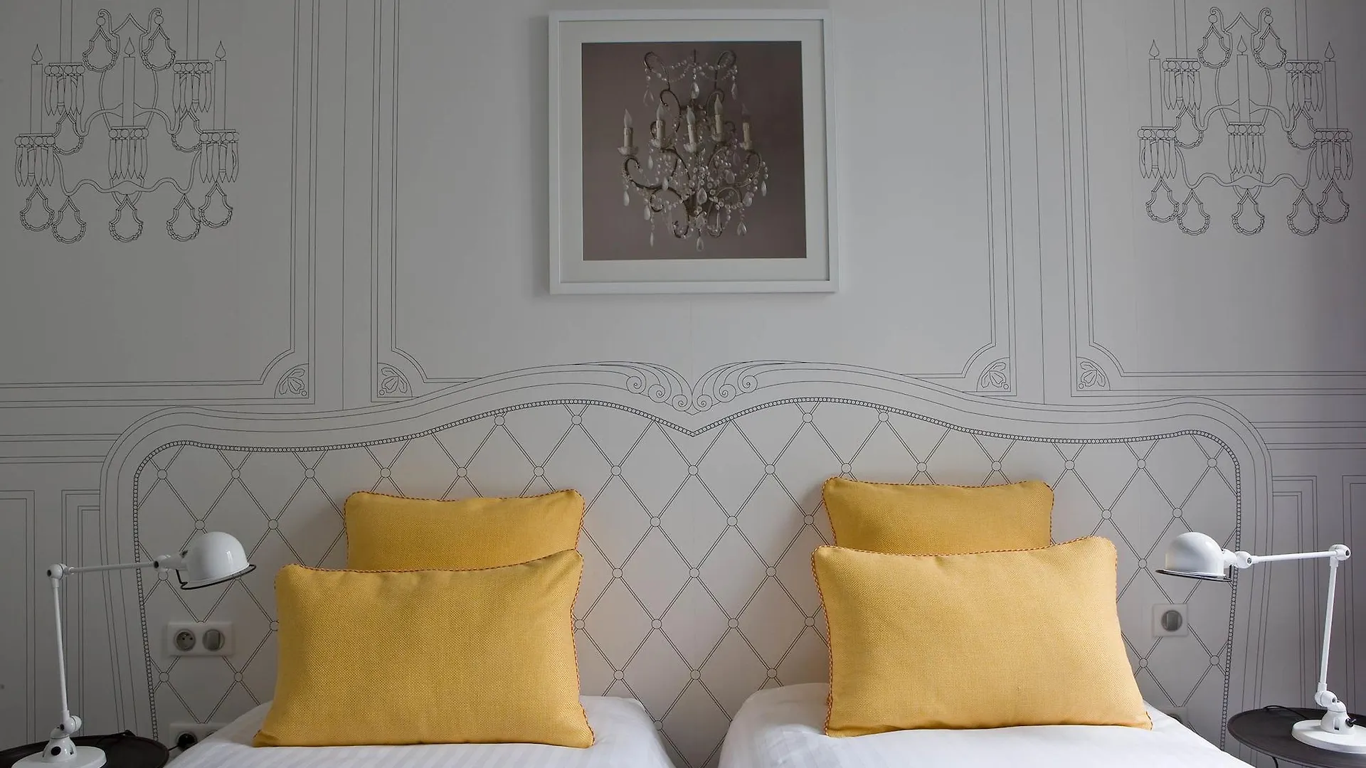 Joyce - Astotel Hotel Parijs