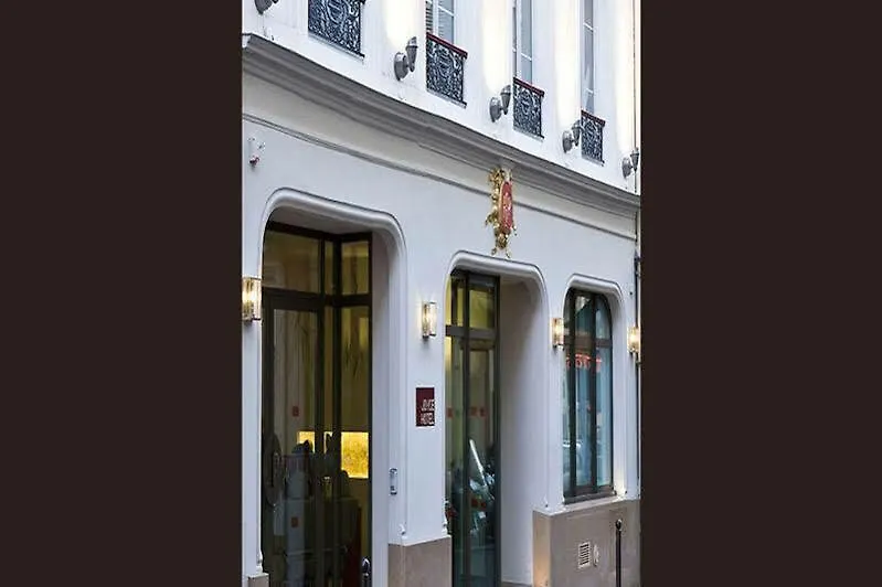Joyce - Astotel Hotel Parijs