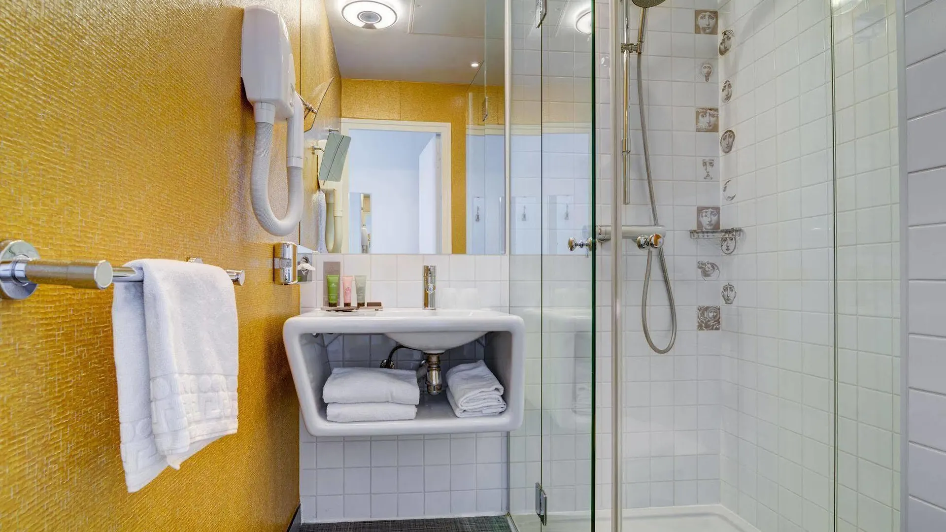 Joyce - Astotel Hotel 3*